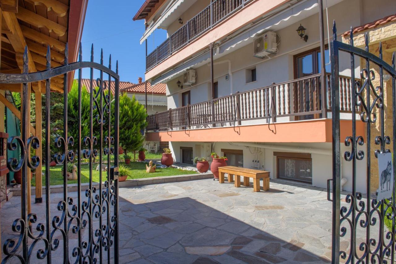 Apartment Ourania *